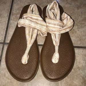 Sanuk sandals Size 9 Women’s
